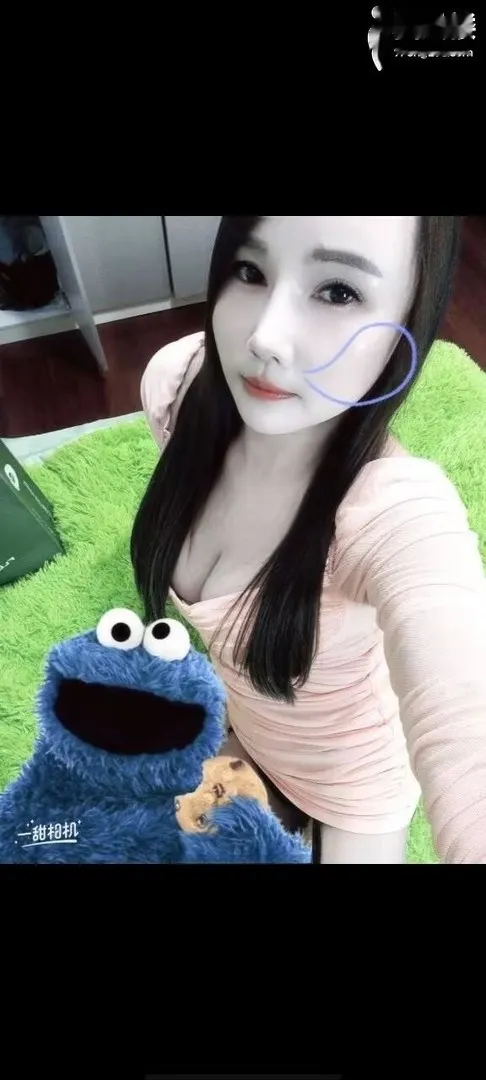 兼职性感长腿大胸骚货