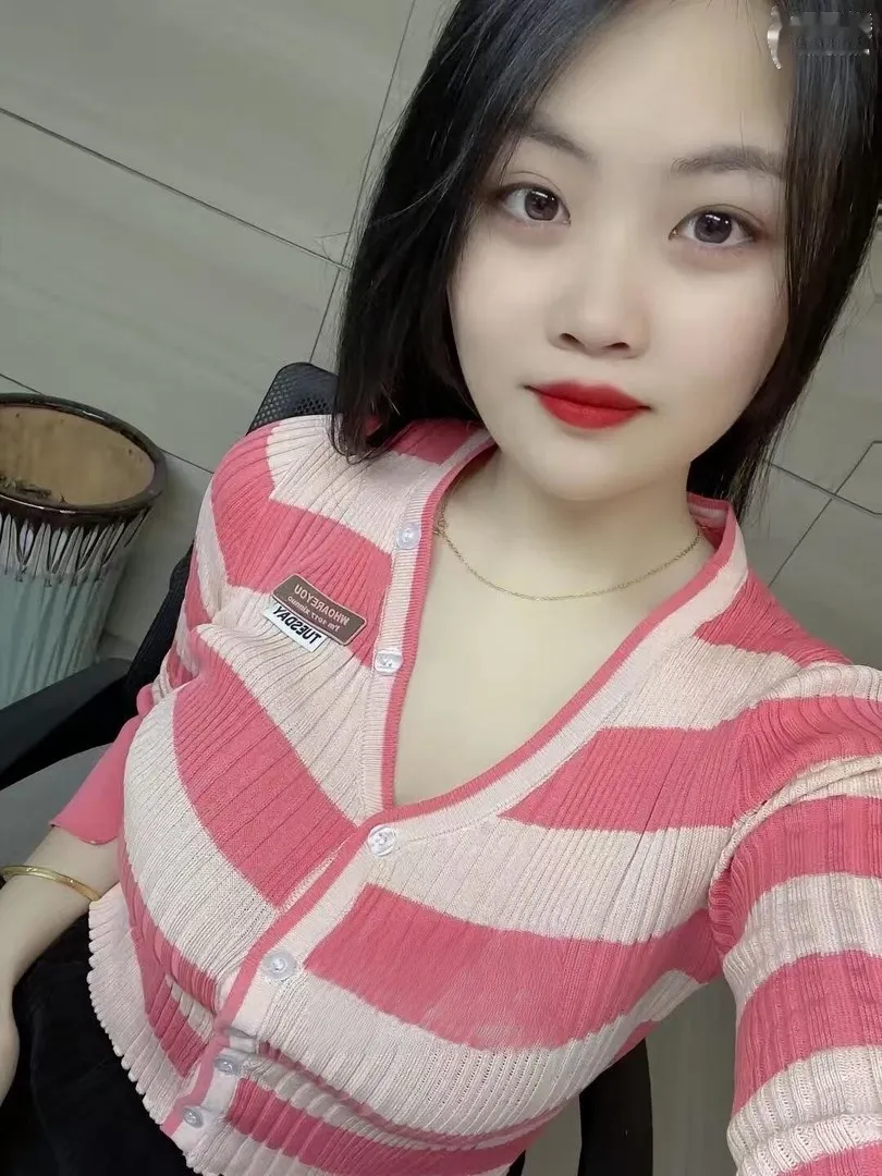 小嫩妹跟我说刚下海不久