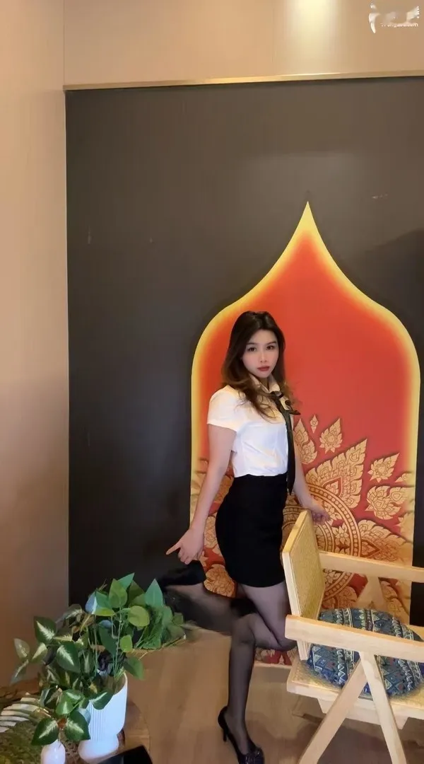 浑南区年轻美貌 身材高挑的小姐姐