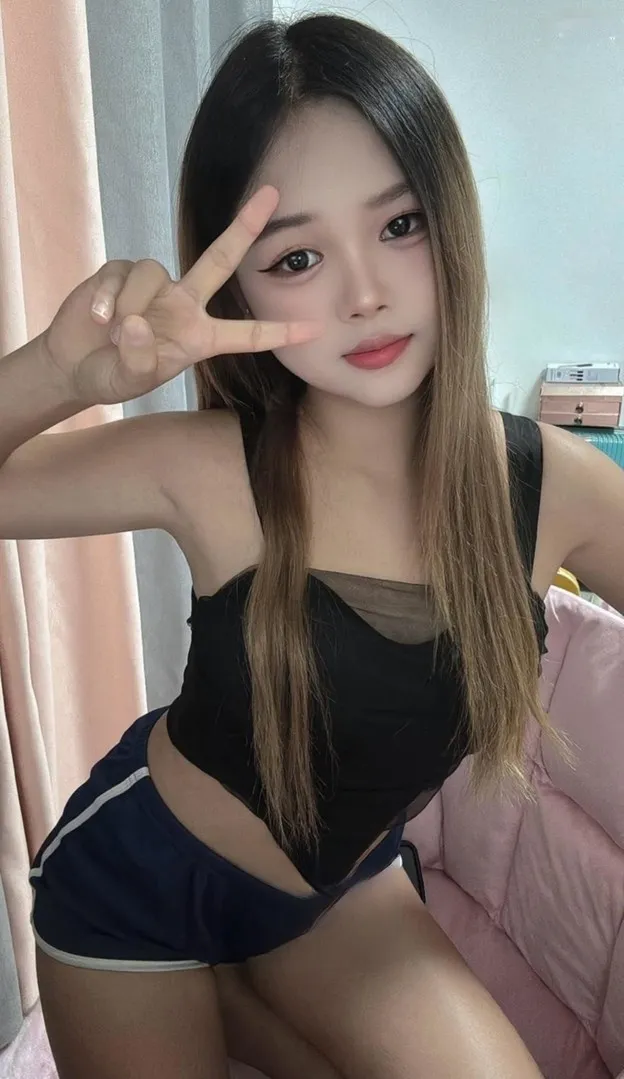 翘臀美腿紧致小妹