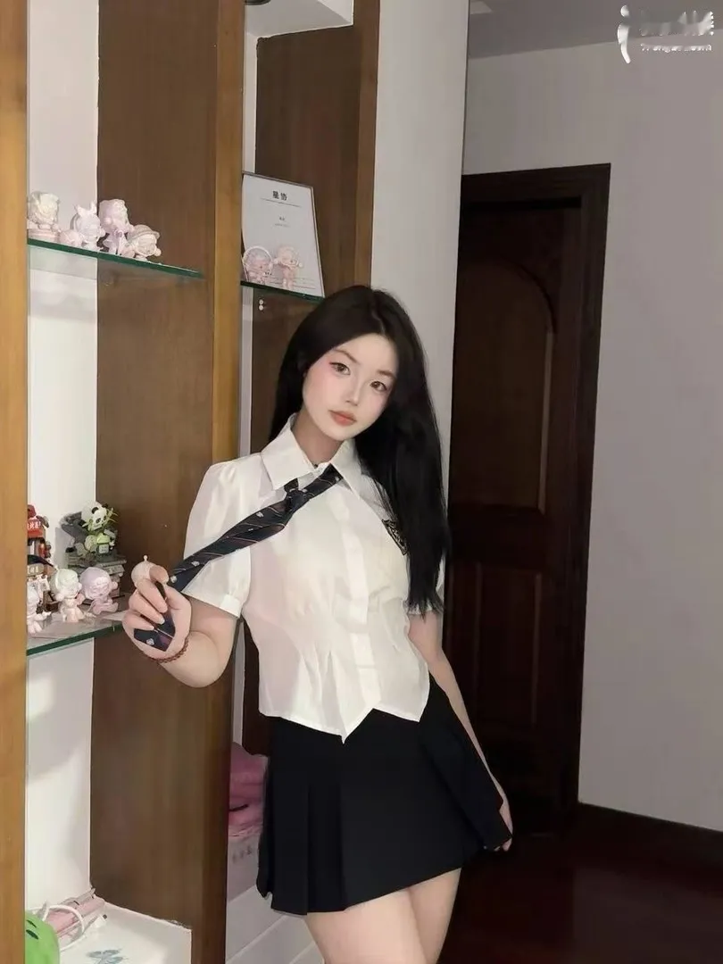 刚开发粉嫩小妹