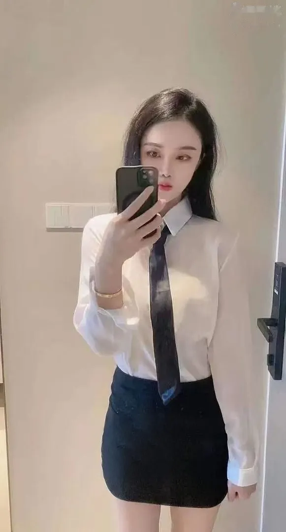 粉嫩水多鲍鱼妹