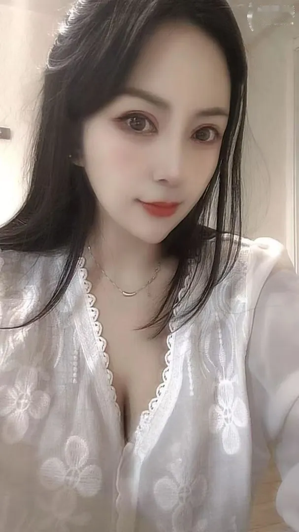 妩媚风情的极品尤物