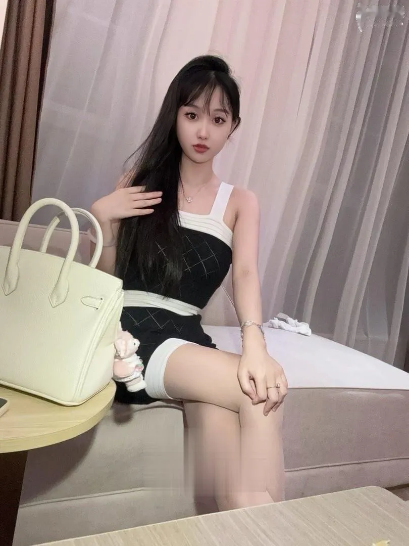 白白嫩嫩娃娃脸筷子腿说话娇滴滴