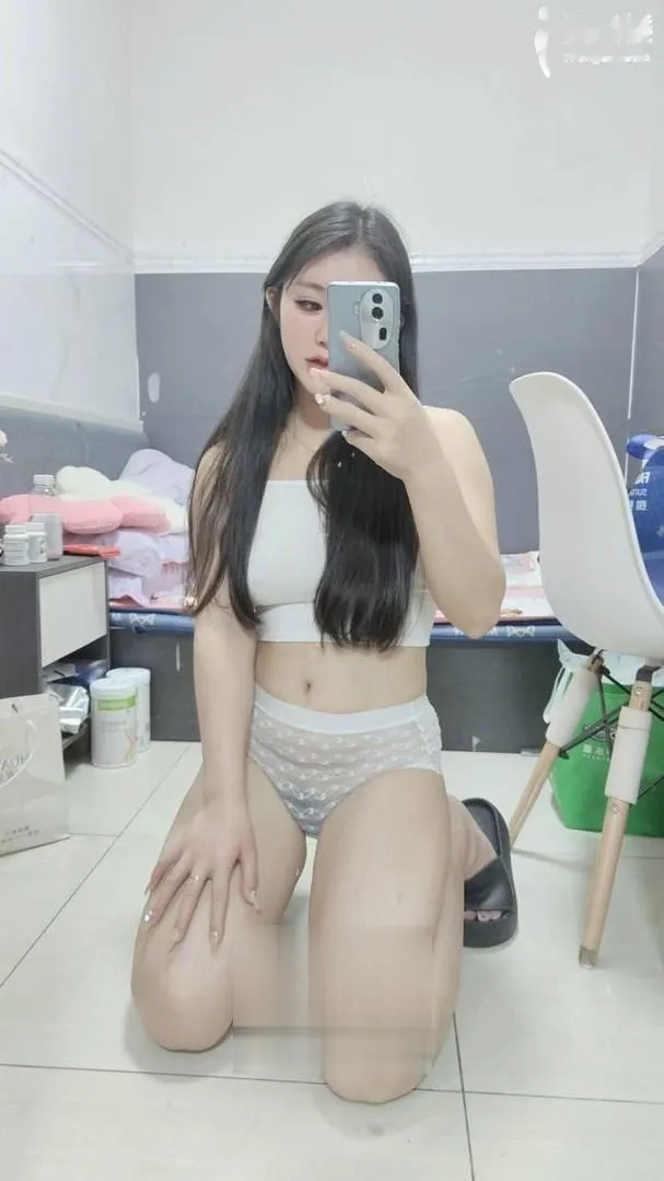 三点粉嫩会夹人芽芽