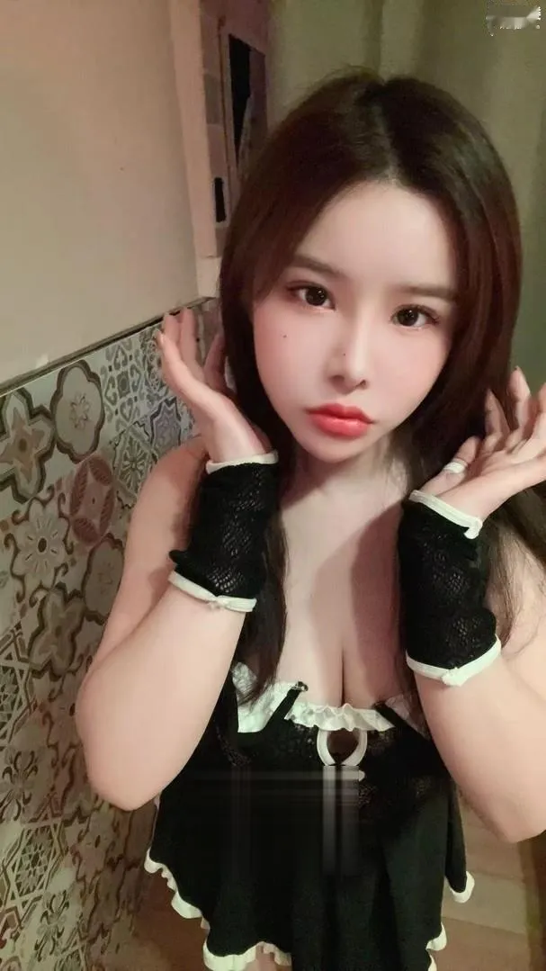 肤白大胸老师