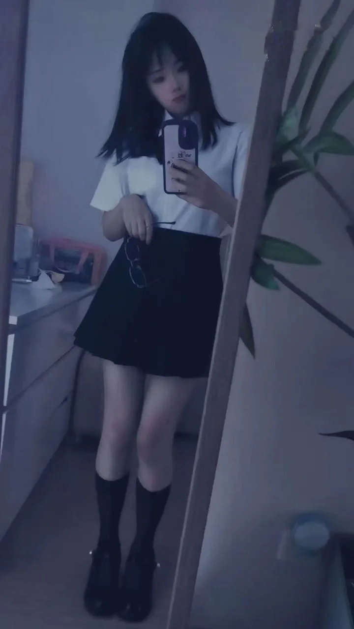 性感衣服的白丝袜