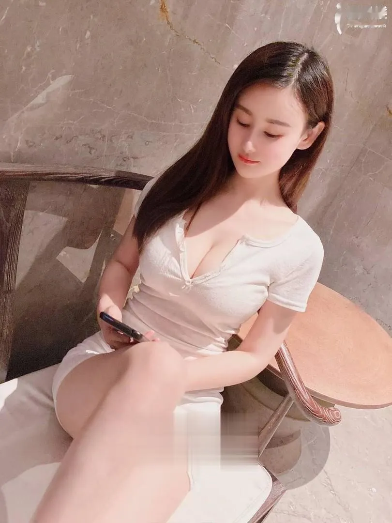 大奶性感尤物全套服务