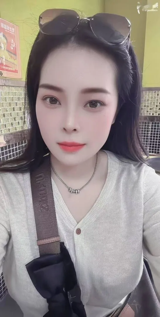 北站附近大胸小嫩妹