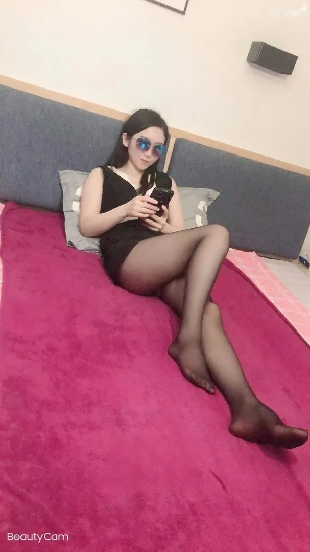 金州套装黑丝妩媚美女