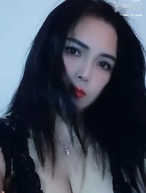 42f潮喷熟女姐姐榨汁机