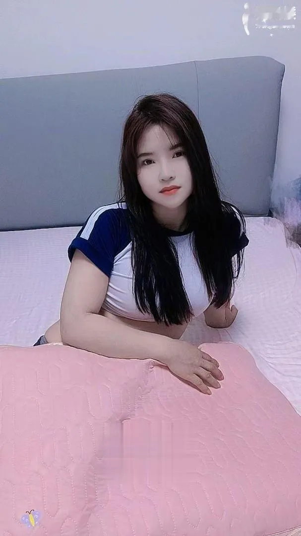 巨乳骚货妹子
