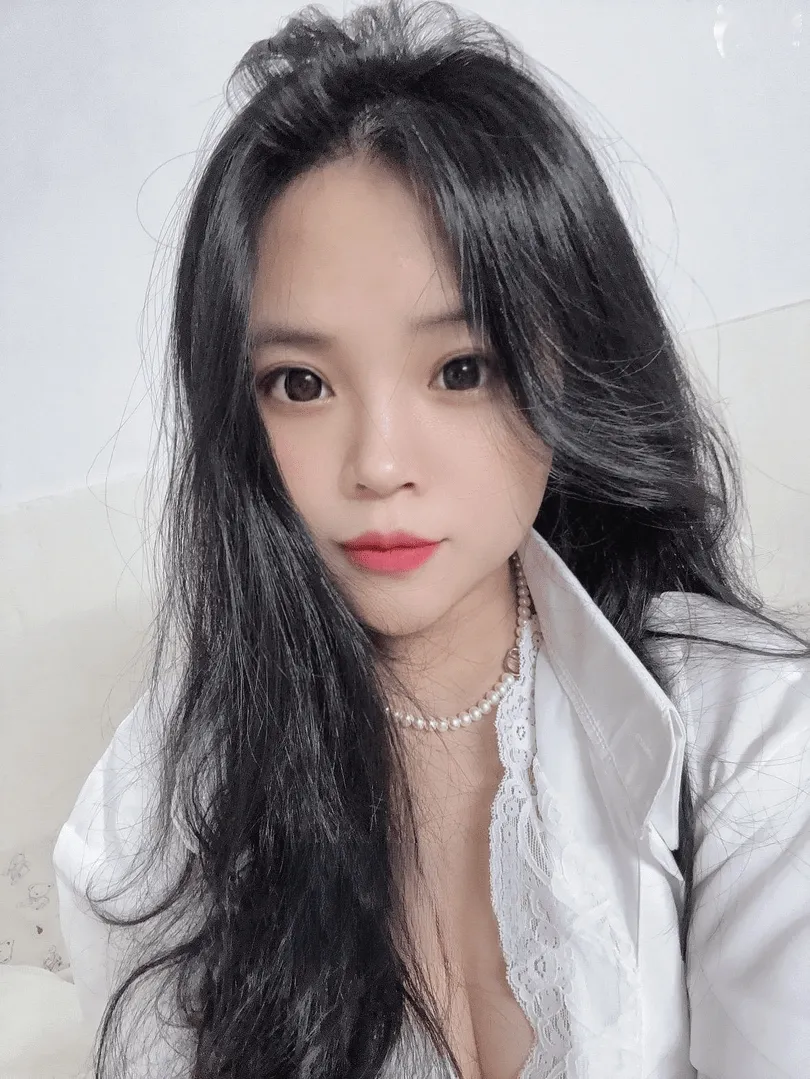 肤白水润丰满小少妇