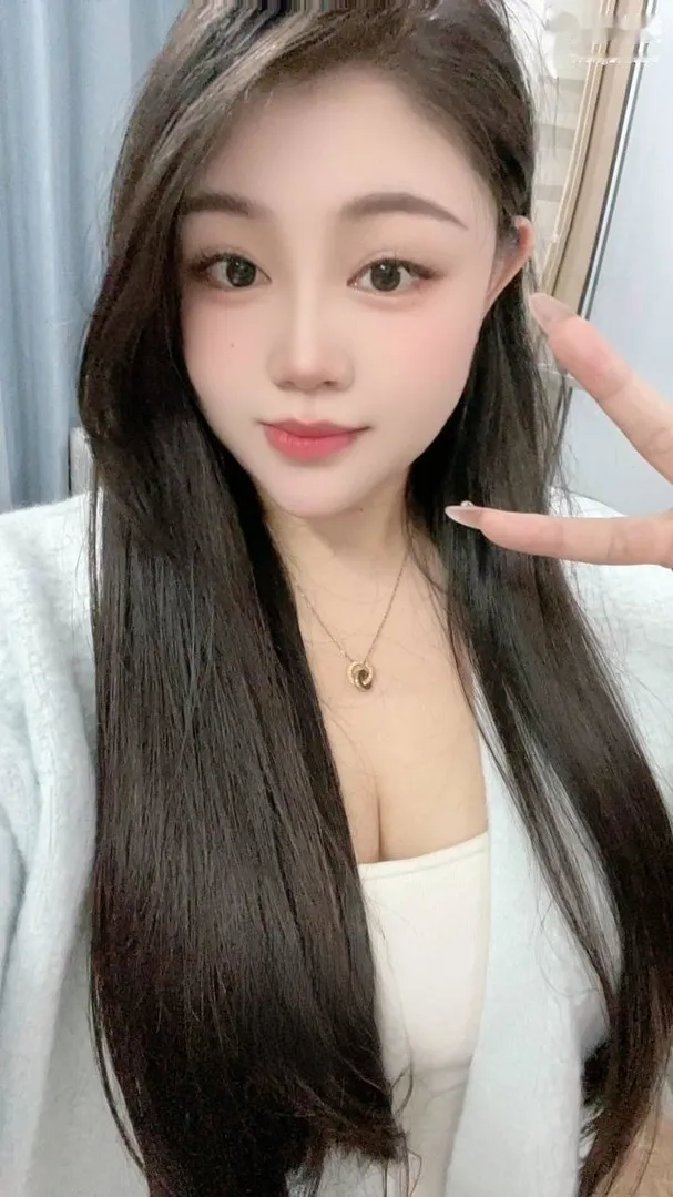 极品纯欲骚妹子前凸后翘