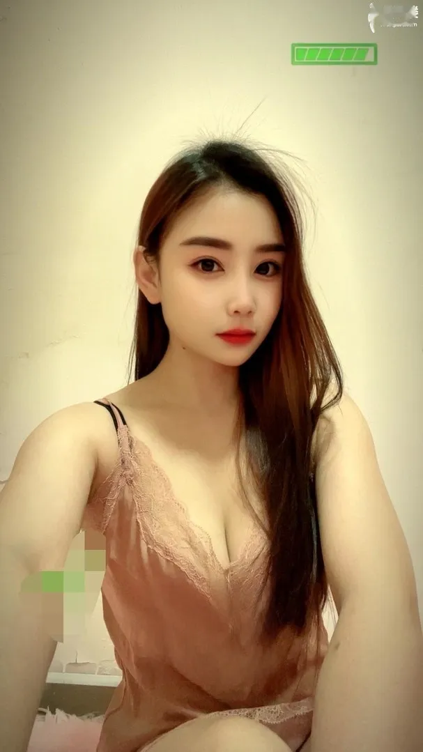 极品纯欲骚妹子前凸后翘