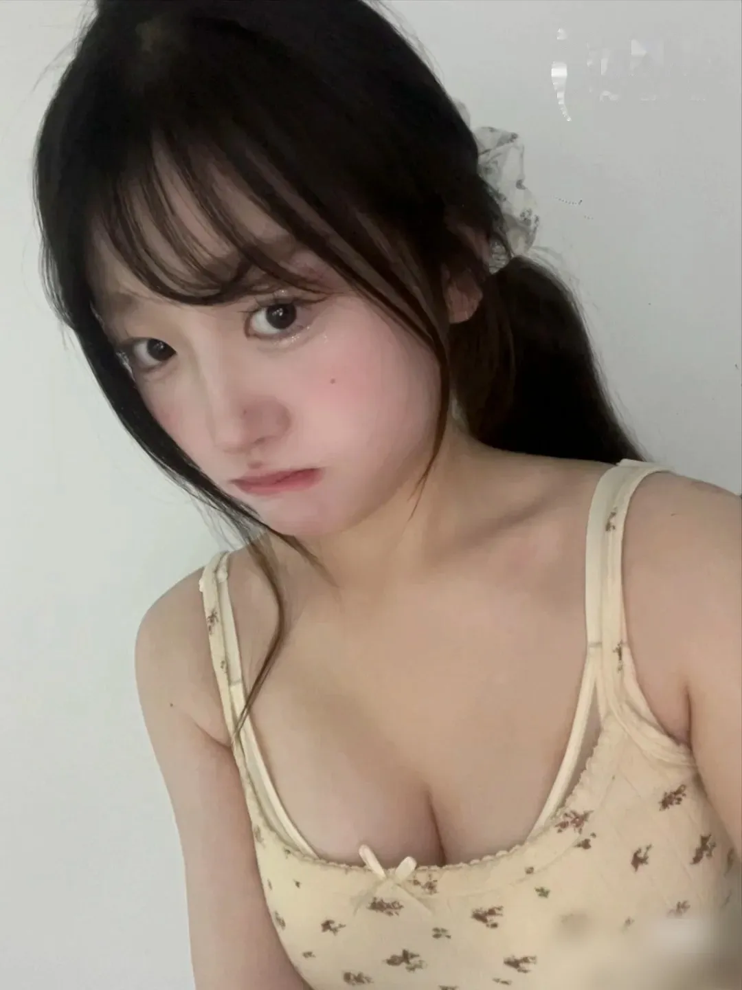 大胸微胖萌妹