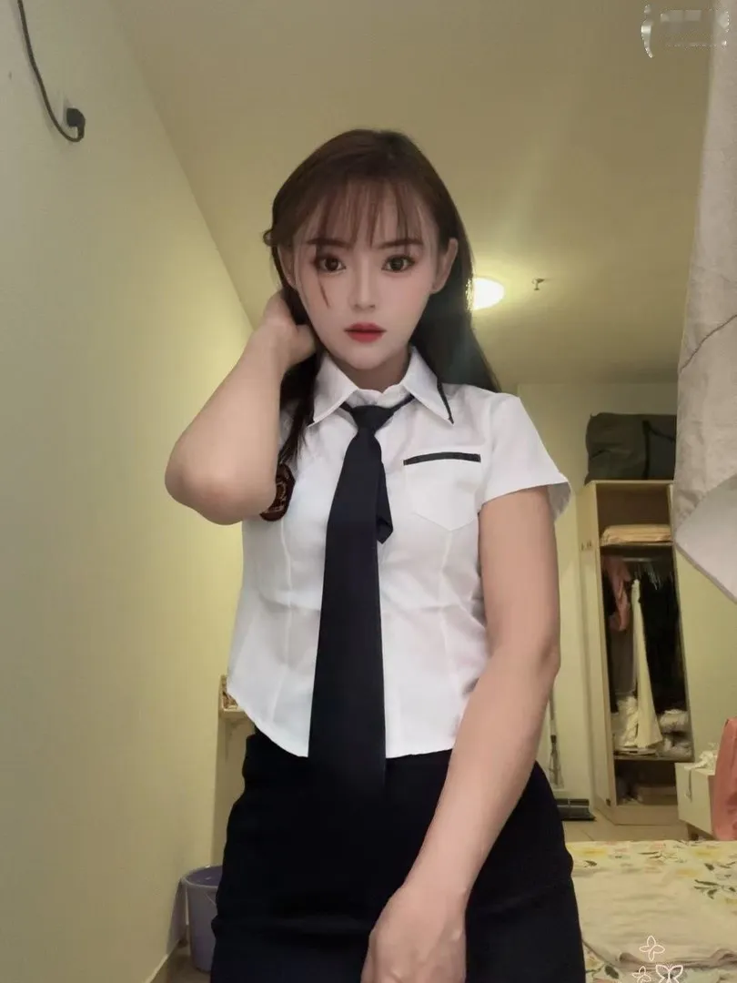 白云嫩妹婷婷