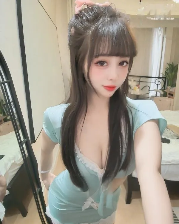 清纯粉嫩小仙女很骚 