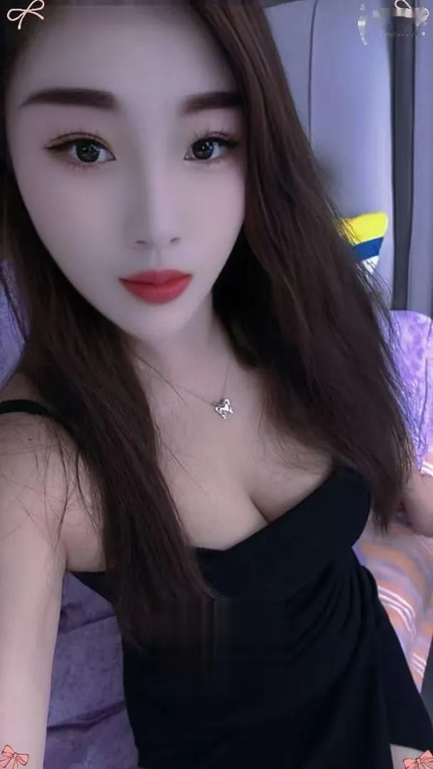 风骚翘臀大胸欲女