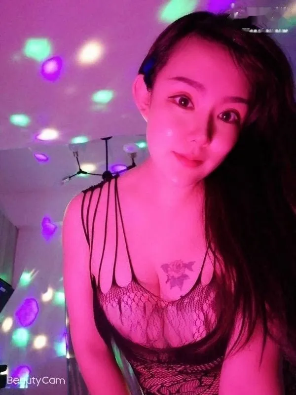 滨江白嫩巨乳