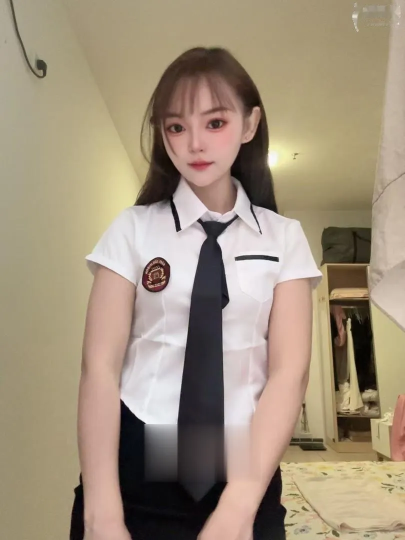 白云嫩妹婷婷