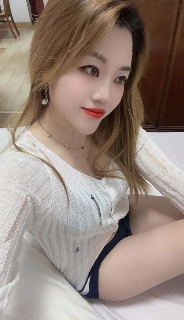 大奶丰满粉嫩小妹