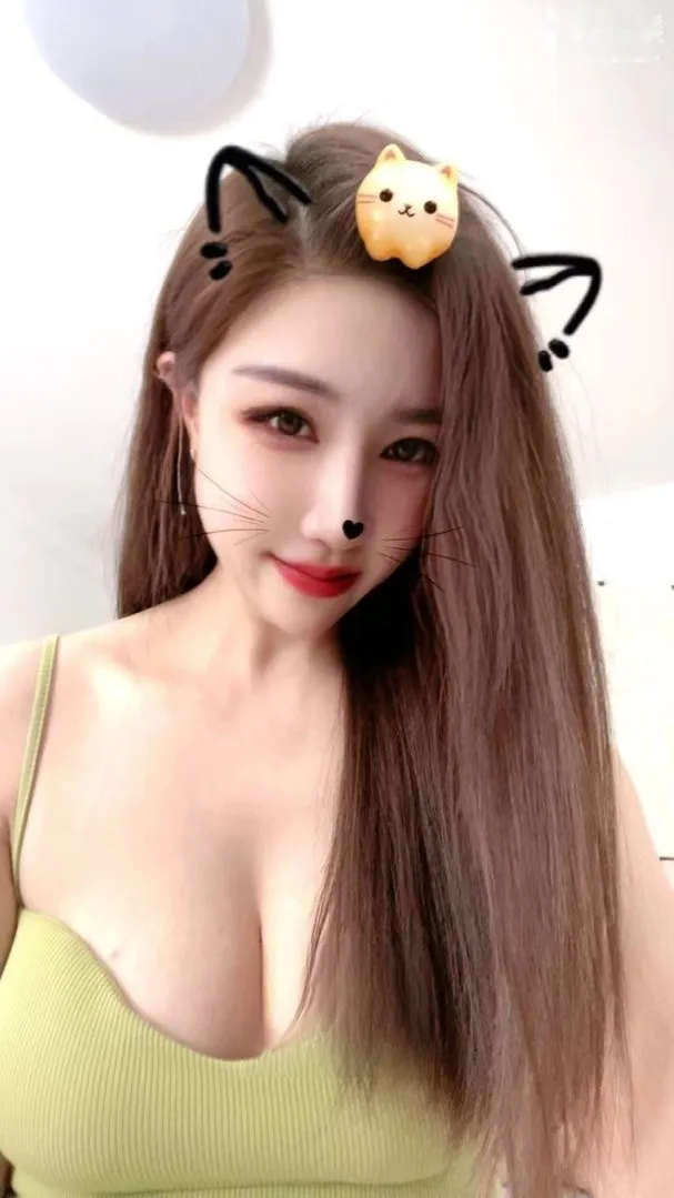 美胸翘臀面条姐姐