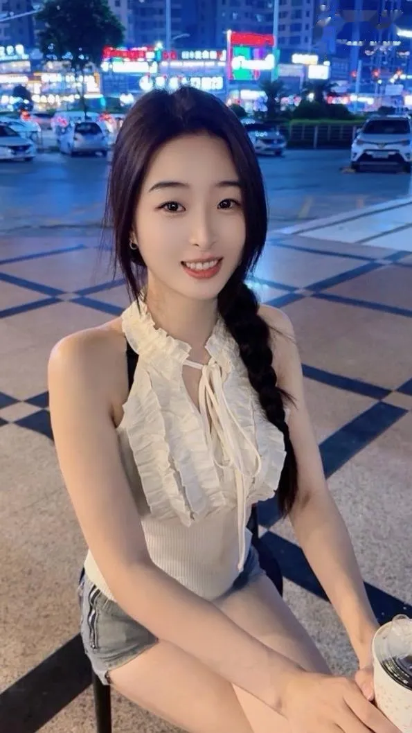 像女朋友一样既熟悉又冲动，从洗澡开始就粘着你