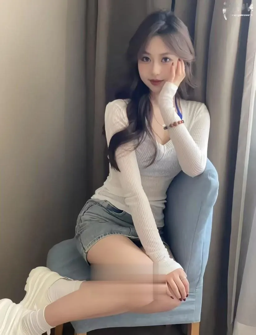 肥嫩多汁小姐姐