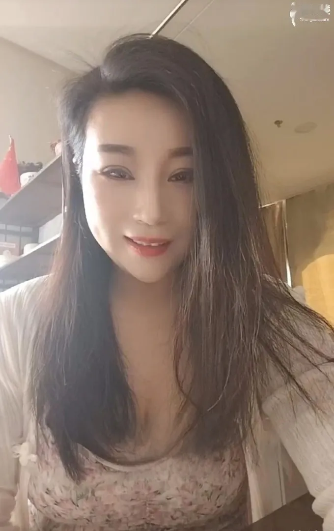 世纪城附近丰满骚妇