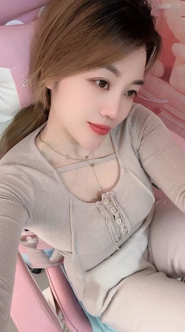 大奶丰满粉嫩小妹
