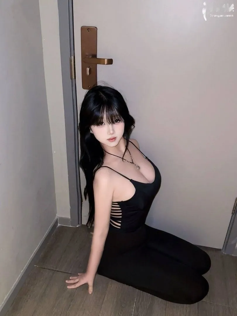 小巧玲珑玉女