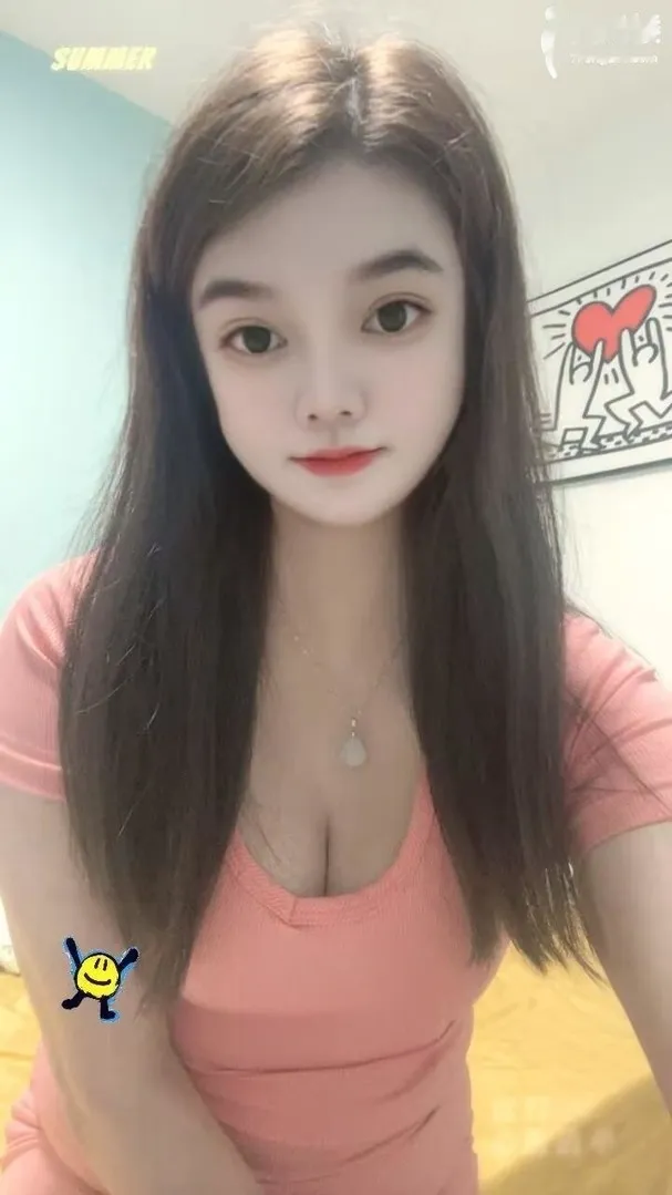大新地铁体贴少妇
