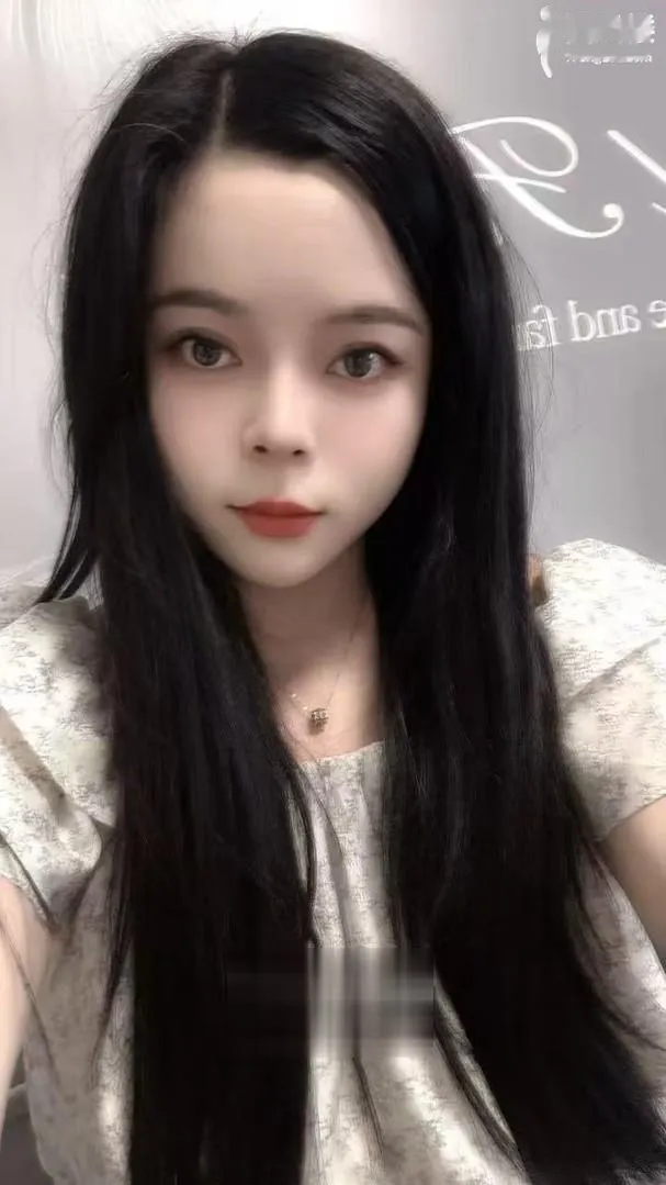 未央大奶骚货小情人