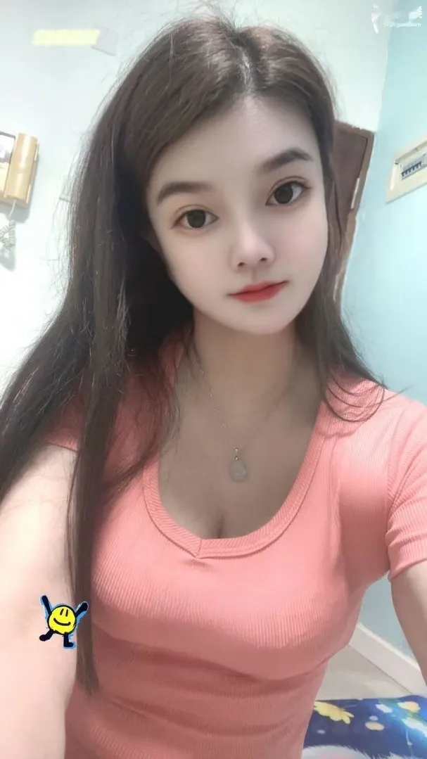 大新地铁体贴少妇