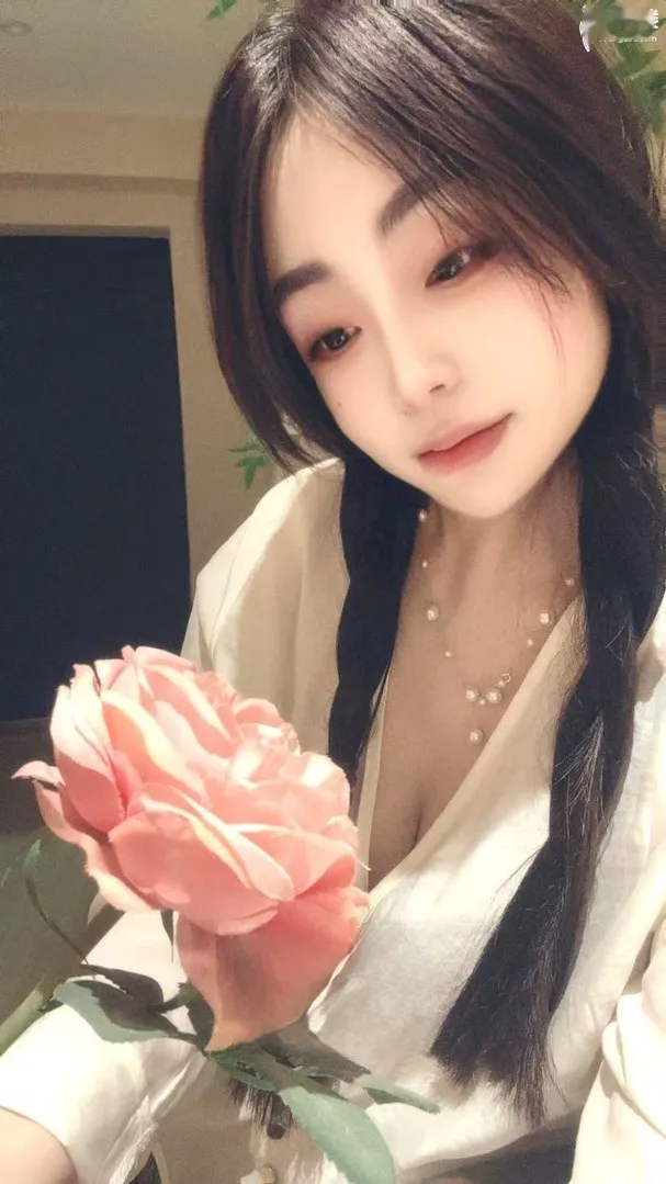 河东美女甜甜