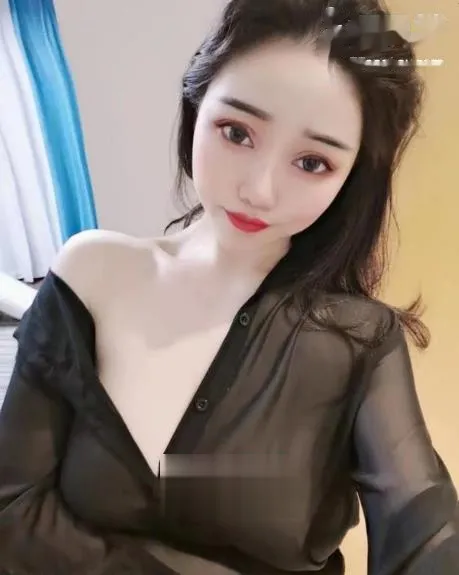 精致波霸美女