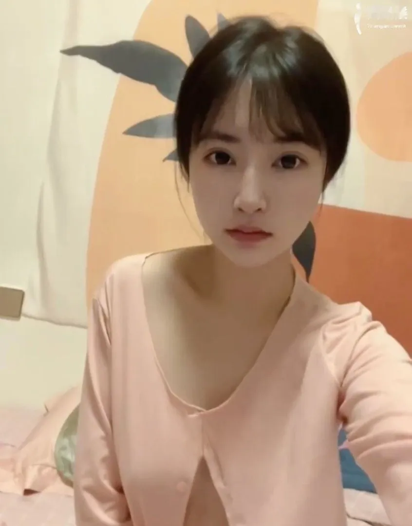 西青小姐姐水多嫩粉人漂亮