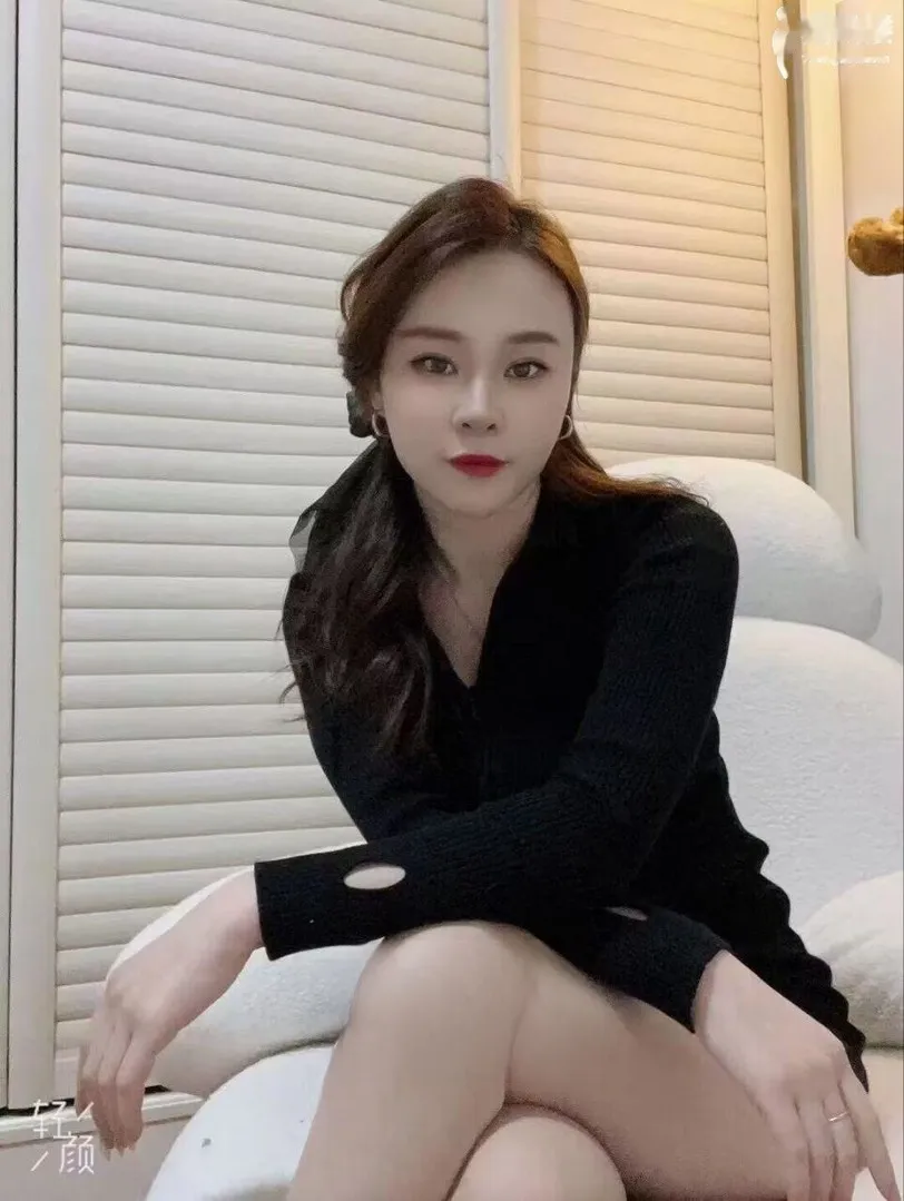 白云嫩妹小颜