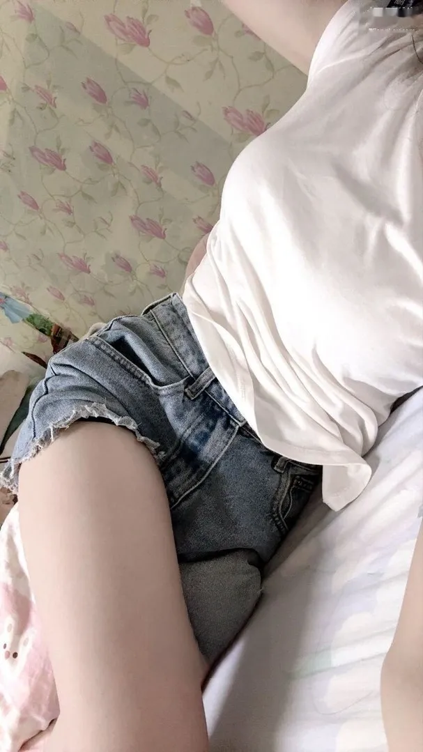 性感丰乳翘臀的小骚妇
