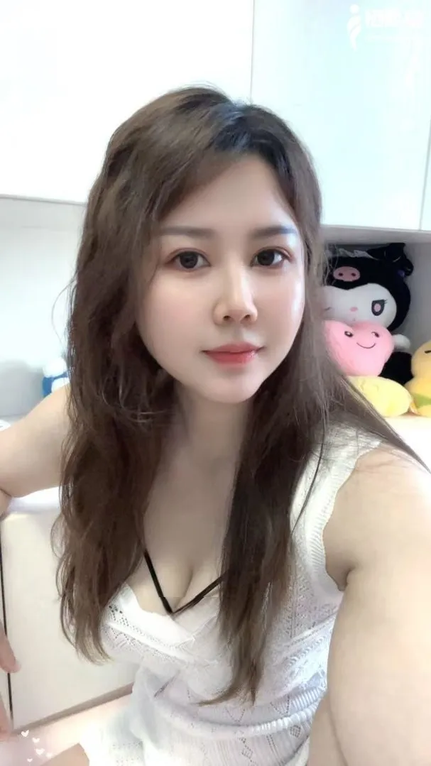 粉嫩风骚淫荡小姐姐