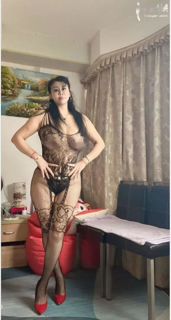 本地兼职大奶少妇
