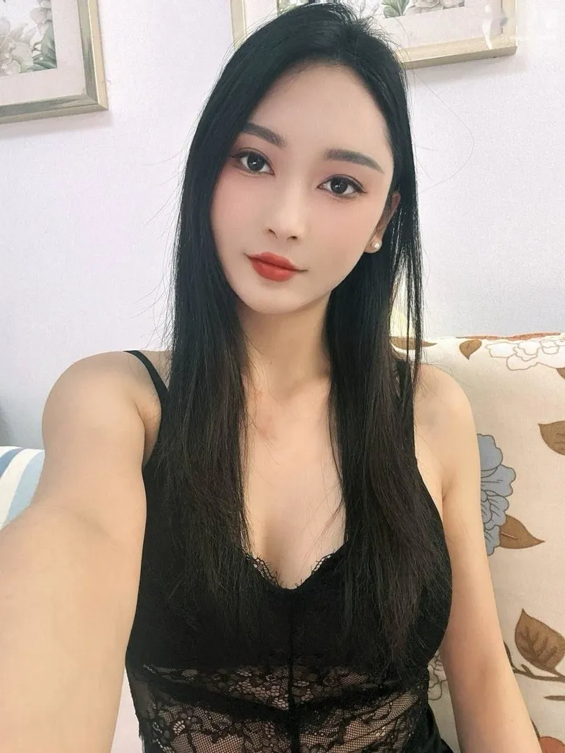 丰韵肉臀大胸小嫩少妇