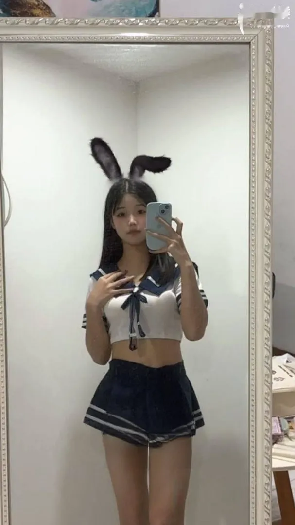 湖南妹妹白嫩胸大翘臀有肉感