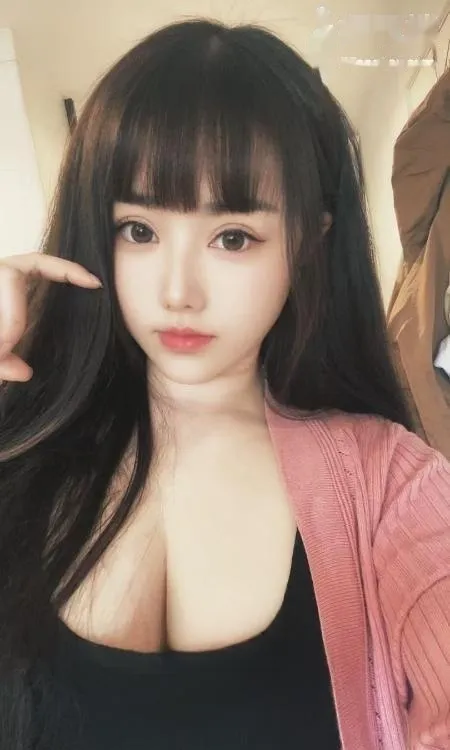 清纯粉嫩丰满妹