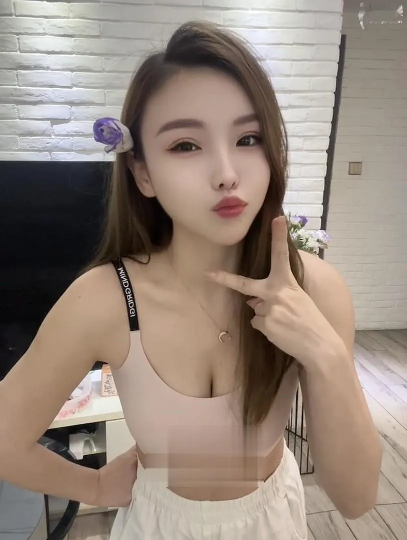 女友感Tina老师
