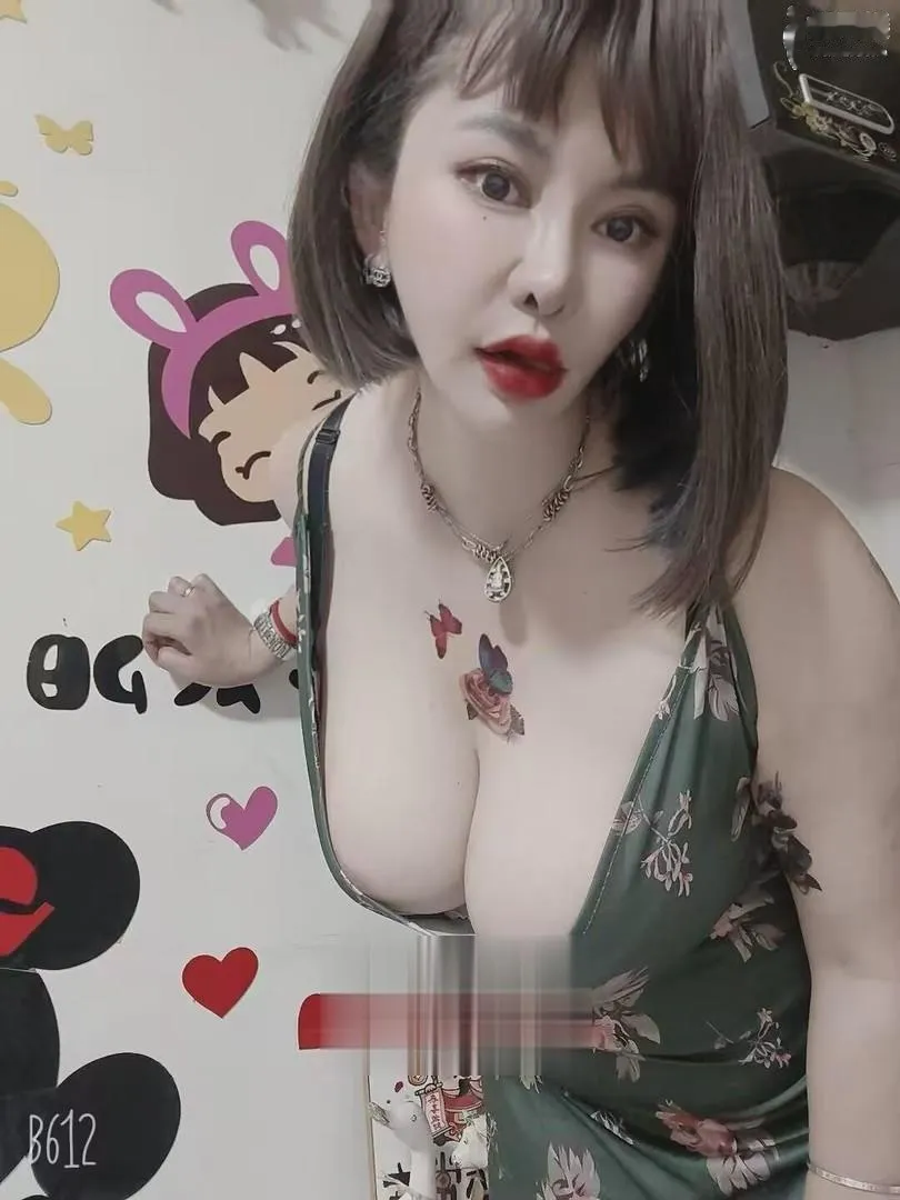 姑苏丰乳肥臀小姐姐
