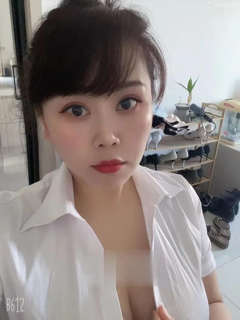 兼职丰满水多多妹子