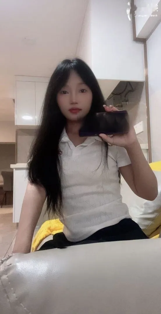 上城大胸甜妹