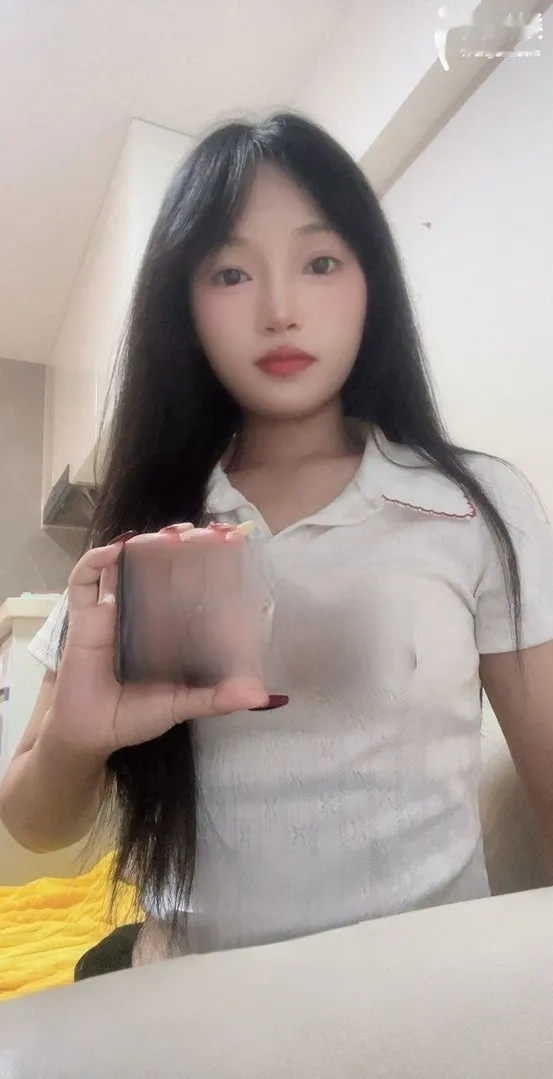 上城大胸甜妹
